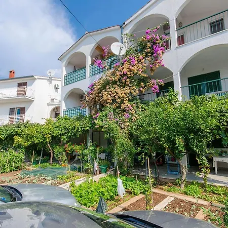 아파트 Zoric 로고즈니차